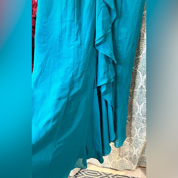 David’s Bridal Blue Side Slit Formal Prom Homecoming Wedding - Picture 4 of 9